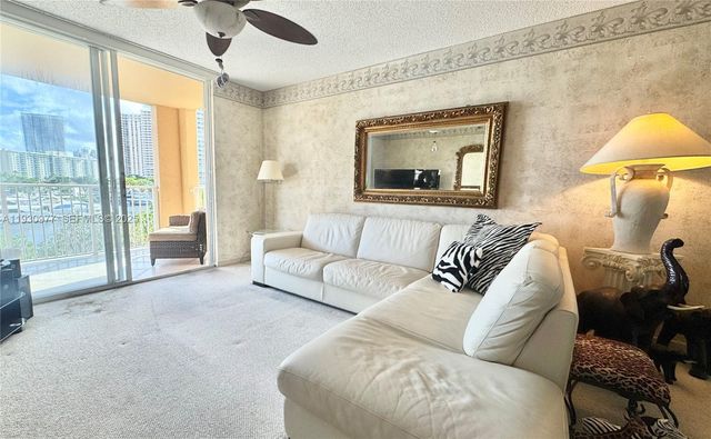 19877 E Country Club Dr 3408, Aventura, FL 33180