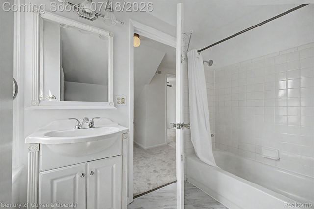 4124 Jackson Street, Dearborn Heights, MI 48125