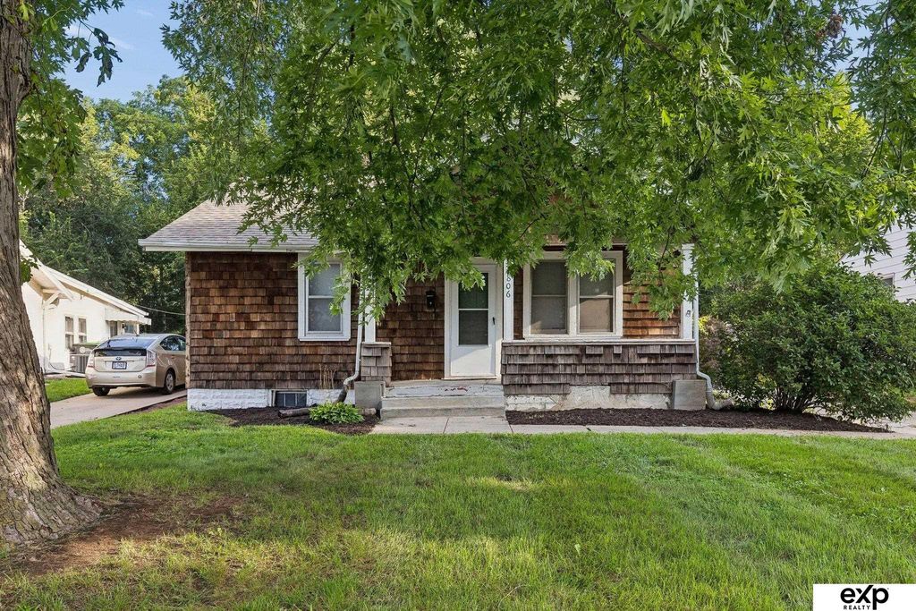 4806 Charles Street, Omaha, NE 68132
