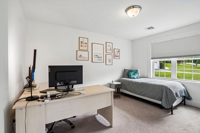 75 Silver Fox Rd, Franklin, MA 02038