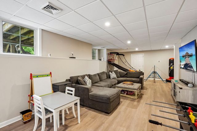 75 Silver Fox Rd, Franklin, MA 02038