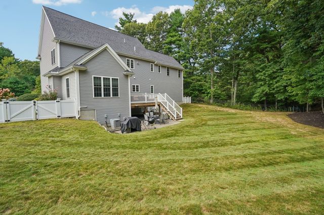 75 Silver Fox Rd, Franklin, MA 02038