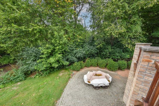 W131N7931 Country Club COURT, Menomonee Falls, WI 53051