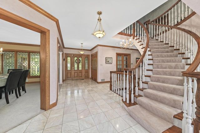 W131N7931 Country Club COURT, Menomonee Falls, WI 53051