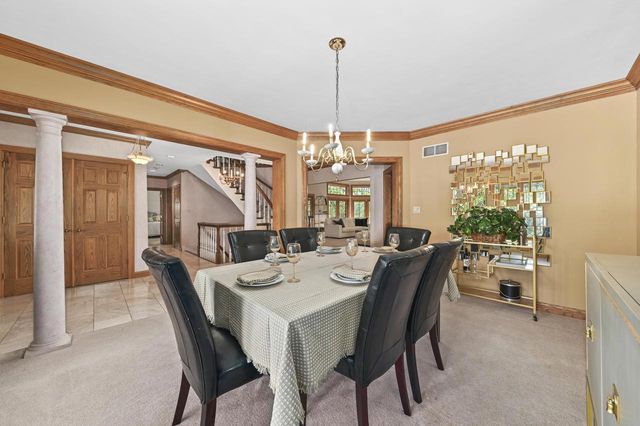 W131N7931 Country Club COURT, Menomonee Falls, WI 53051