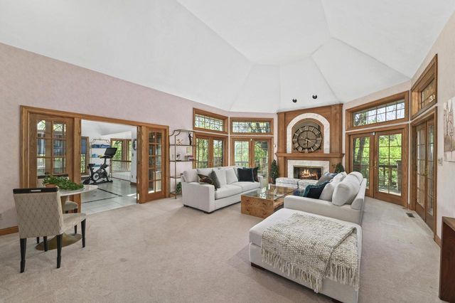 W131N7931 Country Club COURT, Menomonee Falls, WI 53051