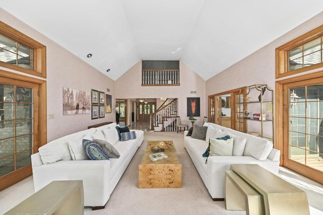 W131N7931 Country Club COURT, Menomonee Falls, WI 53051