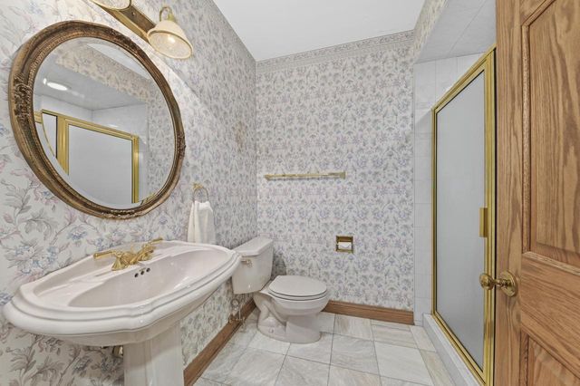 W131N7931 Country Club COURT, Menomonee Falls, WI 53051