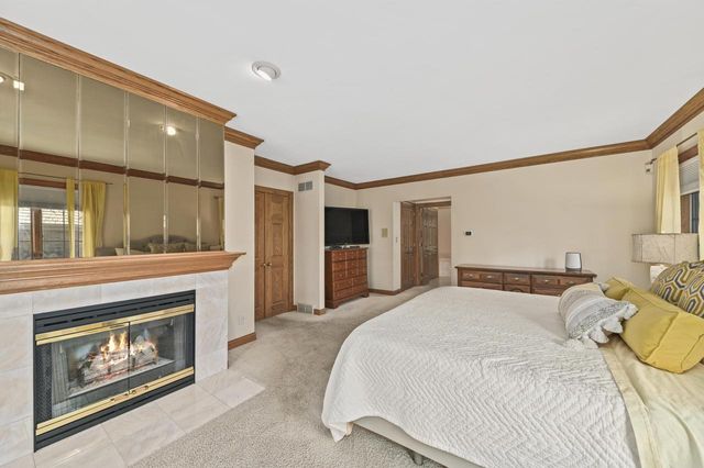 W131N7931 Country Club COURT, Menomonee Falls, WI 53051