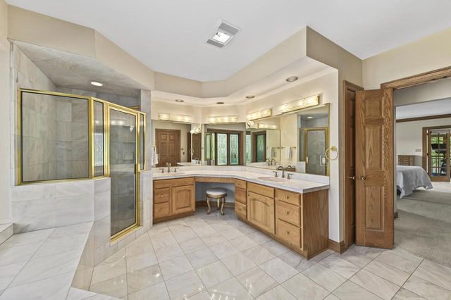 W131N7931 Country Club COURT, Menomonee Falls, WI 53051