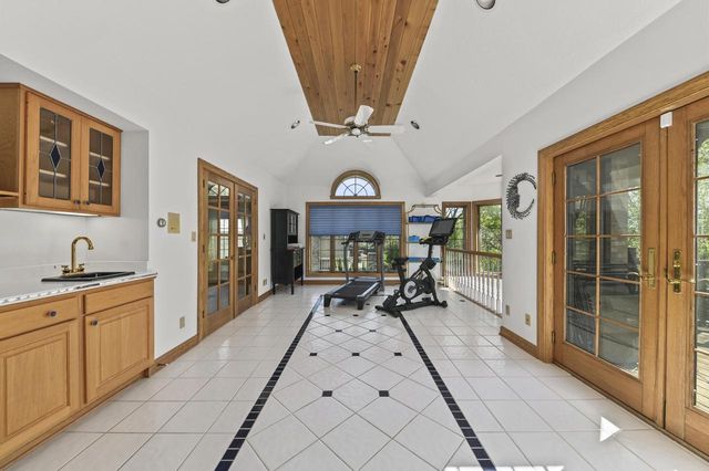 W131N7931 Country Club COURT, Menomonee Falls, WI 53051