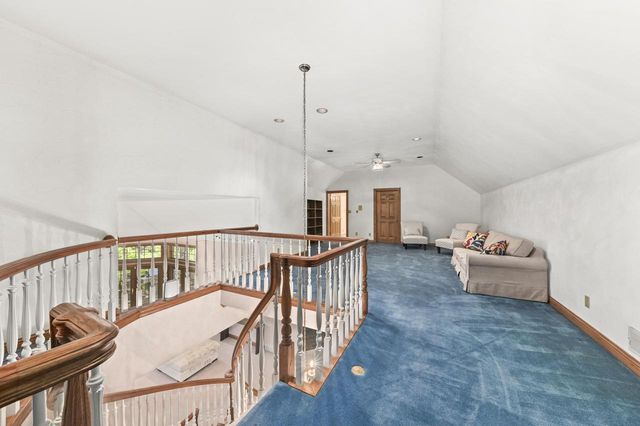 W131N7931 Country Club COURT, Menomonee Falls, WI 53051