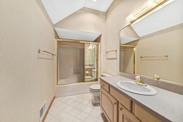 W131N7931 Country Club COURT, Menomonee Falls, WI 53051