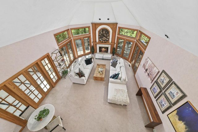 W131N7931 Country Club COURT, Menomonee Falls, WI 53051