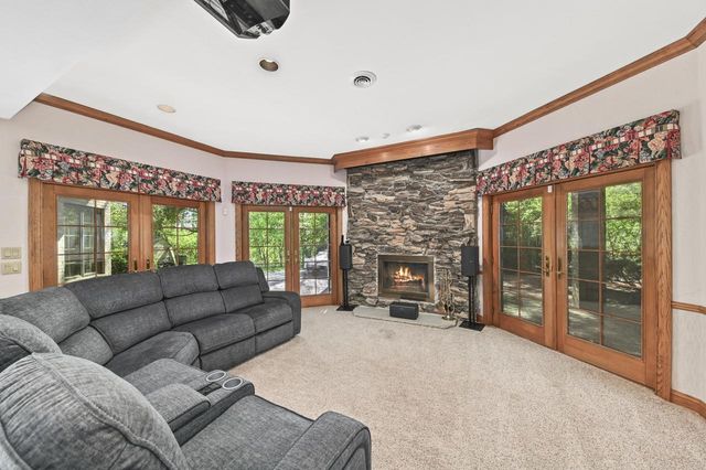 W131N7931 Country Club COURT, Menomonee Falls, WI 53051