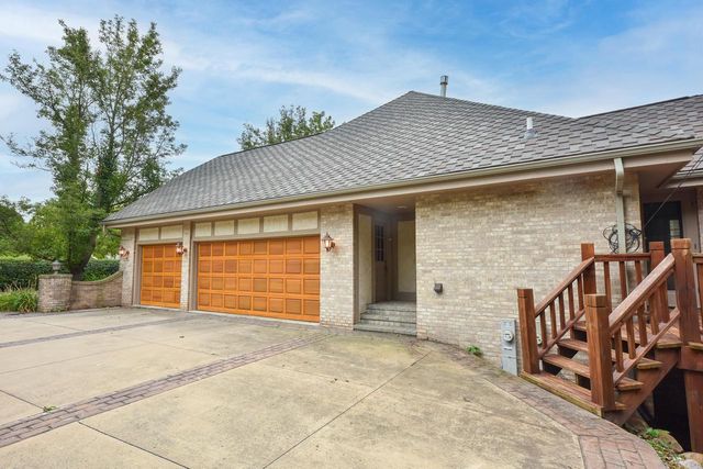 W131N7931 Country Club COURT, Menomonee Falls, WI 53051