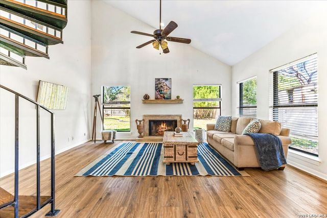 1715 Encino Crst, San Antonio, TX 78259