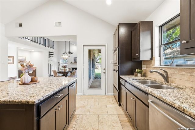 1715 Encino Crst, San Antonio, TX 78259