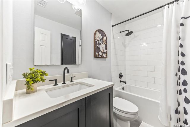 1715 Encino Crst, San Antonio, TX 78259