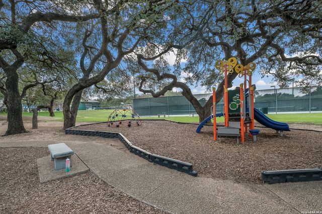 1715 Encino Crst, San Antonio, TX 78259