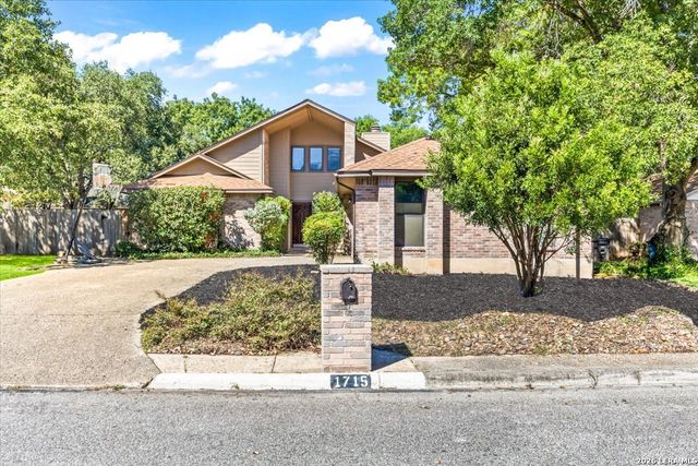 1715 Encino Crst, San Antonio, TX 78259