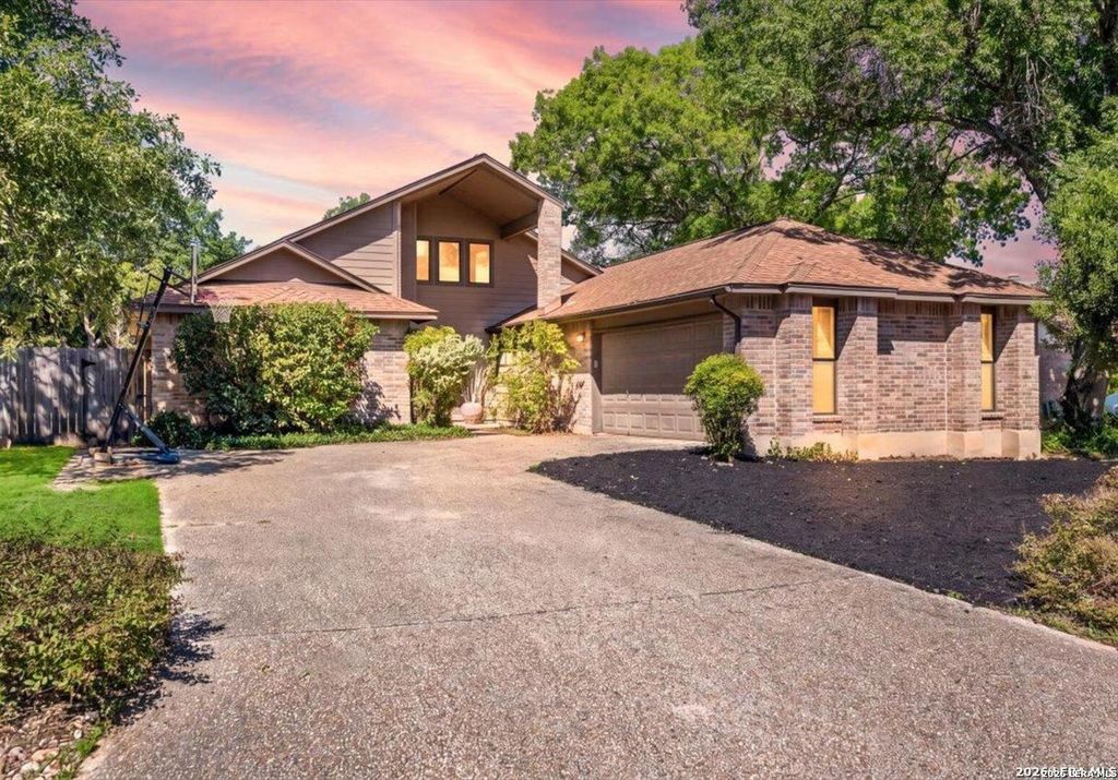 1715 Encino Crst, San Antonio, TX 78259