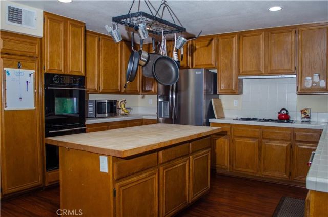 24371 Crestview, Newhall, CA 91321