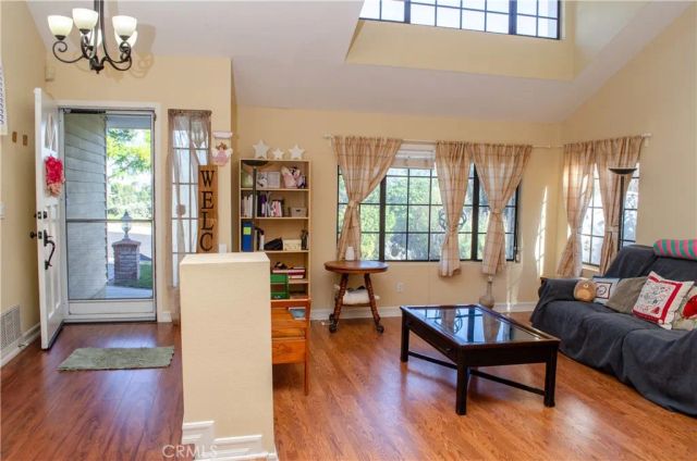 24371 Crestview, Newhall, CA 91321