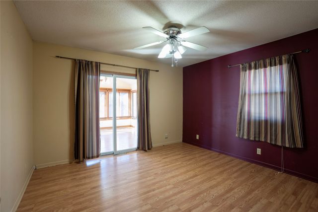 4563 Fairview Drive, Pleasant Hill, IA 50327