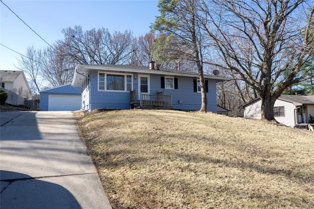 4563 Fairview Drive, Pleasant Hill, IA 50327