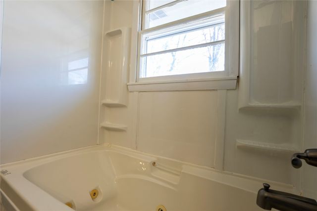 4563 Fairview Drive, Pleasant Hill, IA 50327