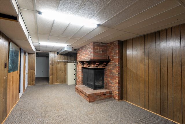 4563 Fairview Drive, Pleasant Hill, IA 50327