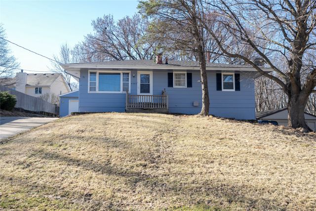 4563 Fairview Drive, Pleasant Hill, IA 50327