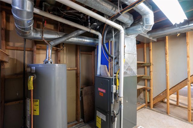 4563 Fairview Drive, Pleasant Hill, IA 50327