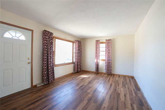 4563 Fairview Drive, Pleasant Hill, IA 50327