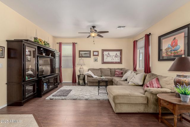 28582 N SUNSET Drive, San Tan Valley, AZ 85143