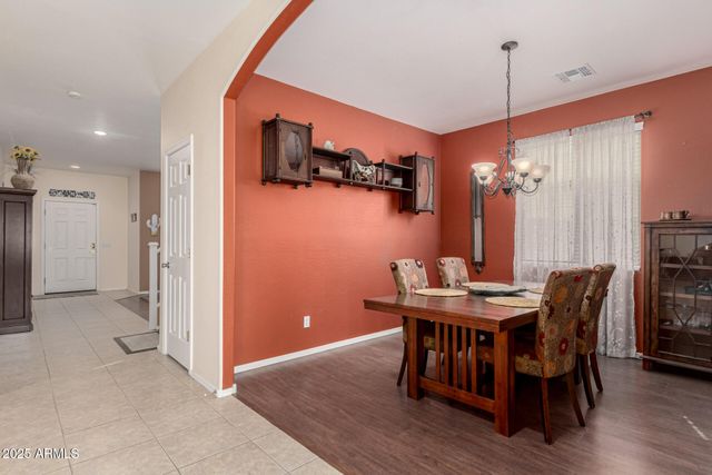 28582 N SUNSET Drive, San Tan Valley, AZ 85143