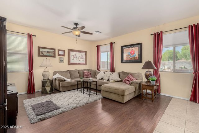 28582 N SUNSET Drive, San Tan Valley, AZ 85143