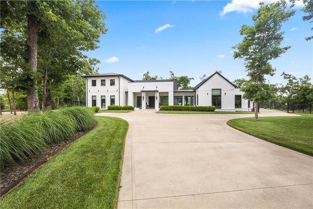 3809 Copper Ridge Road, Rogers, AR 72756