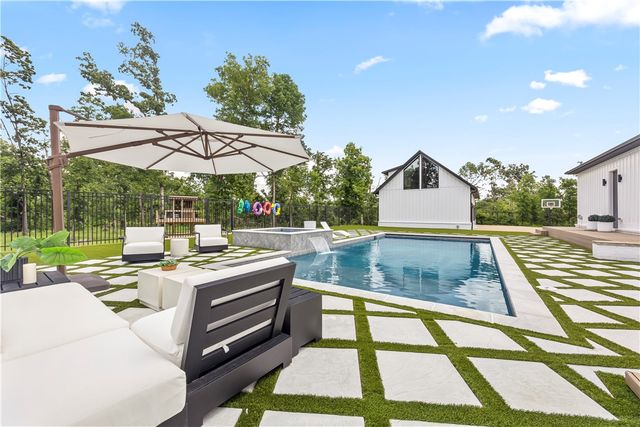 3809 Copper Ridge Road, Rogers, AR 72756