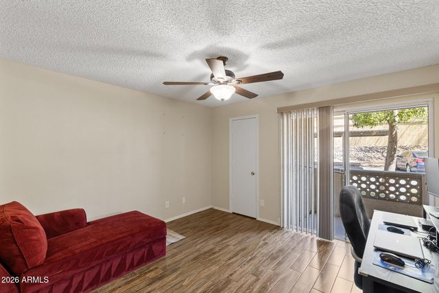 1880 E MORTEN Avenue 102, Phoenix, AZ 85020