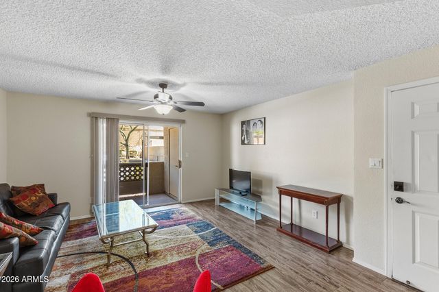 1880 E MORTEN Avenue 102, Phoenix, AZ 85020