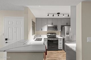 1880 E MORTEN Avenue 102, Phoenix, AZ 85020