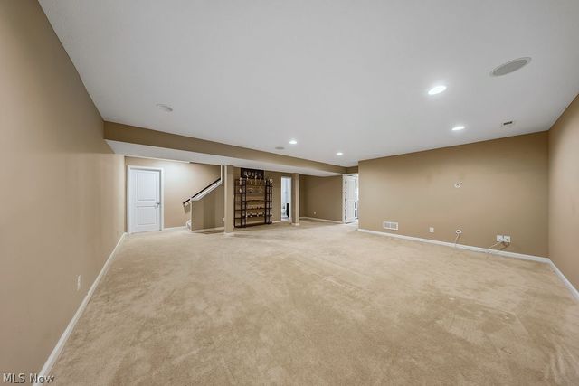 2014 S Ashwood Lane, Painesville, OH 44077