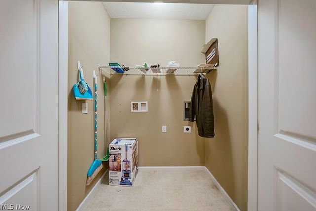 2014 S Ashwood Lane, Painesville, OH 44077