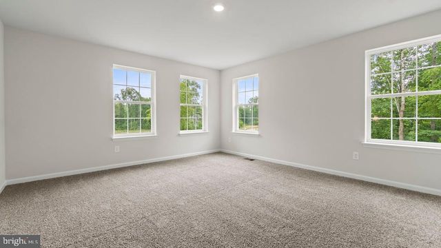 814 LONG MEADOW DR, Fredericksburg, VA 22406
