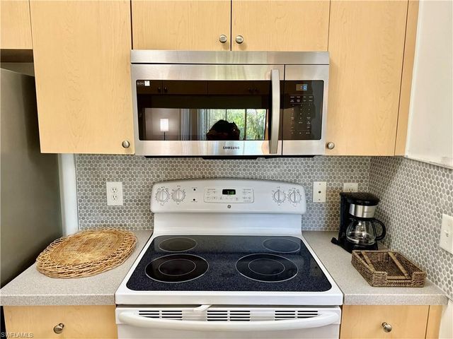 1180 Reserve Way 302, Naples, FL 34105