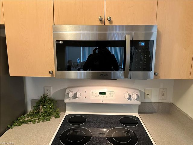 1180 Reserve Way 302, Naples, FL 34105