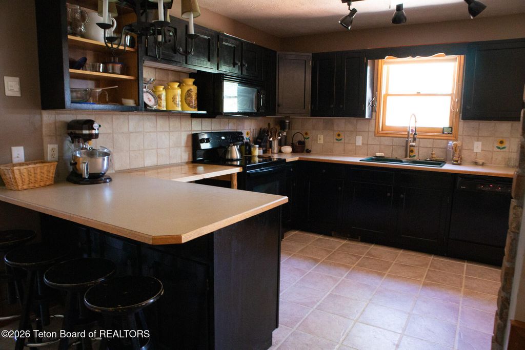 837 W W STUART ST Street, Pinedale, WY 82941 photo 3