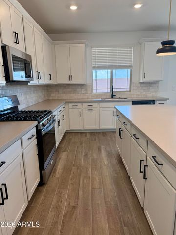 817 W Sparrow Drive, Queen Creek, AZ 85140